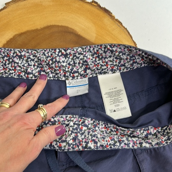 Ladies Columbia Holly Hideaway™ Washed Out Blue Shorts size 12 - Picture 3 of 8